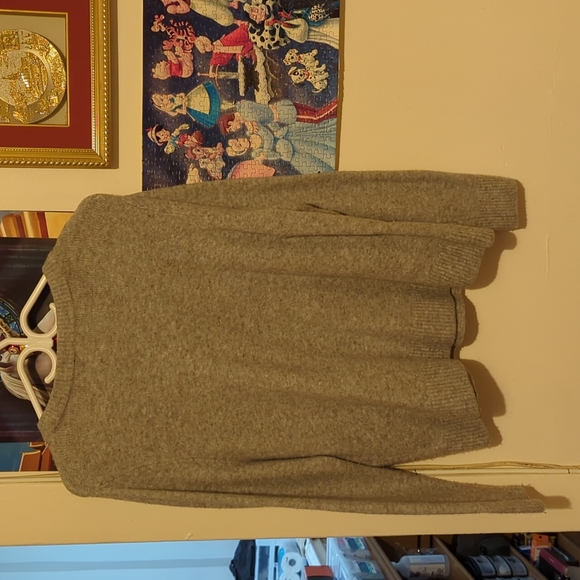 Crewneck Grey Sweater with jewel along collar - Picture 4 of 4